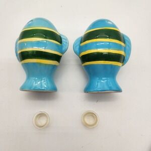 NWOT Two Cute Fish Salt &‎ Pepper Shakers Blue Black Stripes Outlined In Yellow